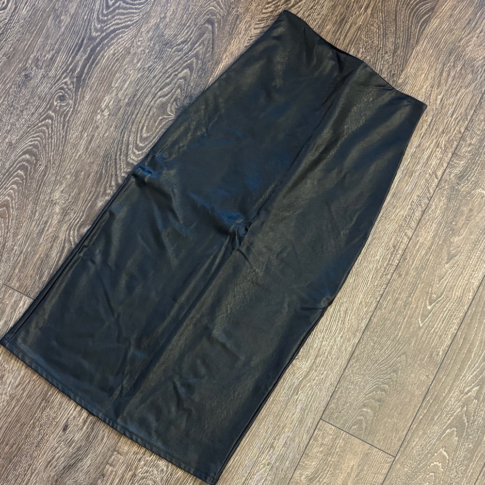 Commando Sleek Faux Leather Black Pencil Skirt